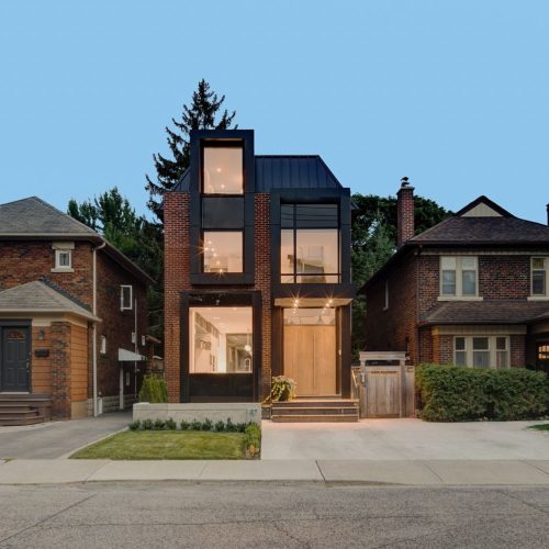 Contemporary-home-in-Toronto-revamped-and-designed-for-a-family-from-New-York